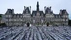 Ribuan orang ikut berpartisipasi dalam "Diner en Blanc" (Dinner in White) di Paris, Kamis (8/6). Diner en Blanc telah memasuki edisi ke-29. (AFP PHOTO / Thomas SAMSON)