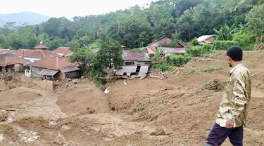 Pusat Vulkanologi dan Mitigasi Bencana Geologi (PVMBG) telah melakukan penelitian terhadap longsornya tanah di Kecamatan Sukajaya, Kabupaten Bogor, Jawa Barat.