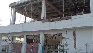Ruang Tunggu Pelabuhan Maumere Ambruk karena Gempa, Ratusan Warga Berhamburan
