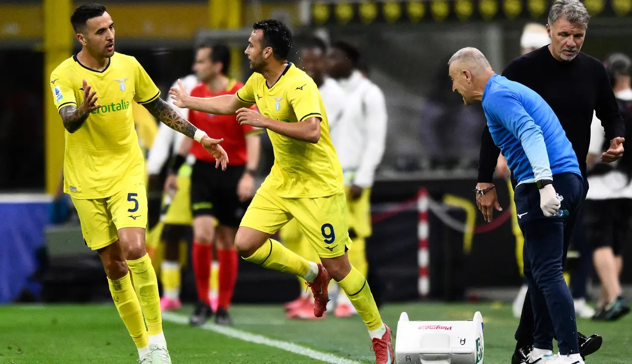 Keunggulan Inter Milan 2-1 atas Lazio sirna di menit ke-90. Eksekusi penalti Pedro Rodríguez Ledesma sukses membawa Lazio kembali menyamakan kedudukan. (Nicolo Campo/AFP)