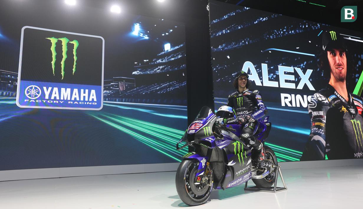 Meski tetap mempertahankan identitas visual bertema camouflage yang ikonik, tampilan tahun 2026 ini tampak lebih segar dengan dominasi aksen warna biru dan putih yang lebih kuat, serta dominasi hitam matte pada firing yang membuat kesan lebih gahar. (Bola.com/M Iqbal Ichsan)