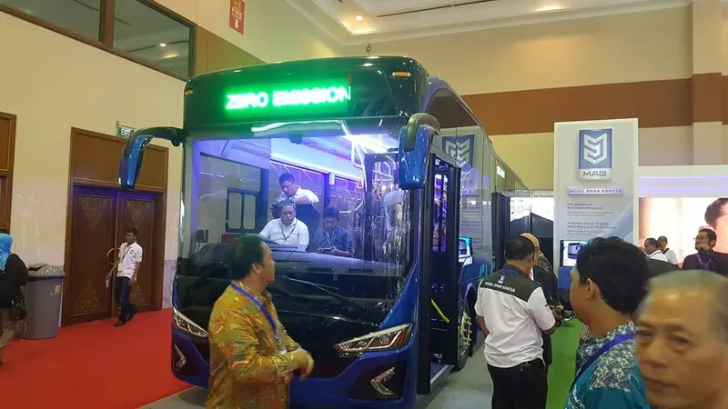 AP II Bakal Gunakan Bus Listrik Karya Anak Bangsa.(Liputan6.com/ilyas istianur)