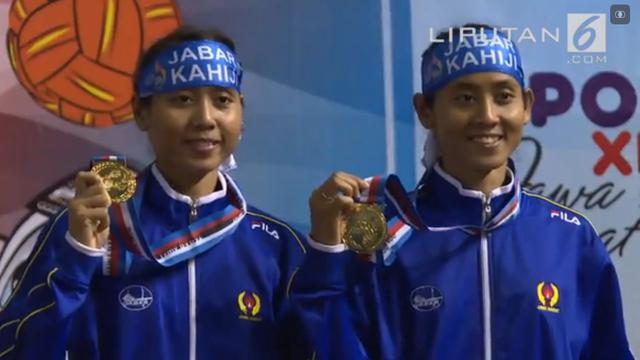Saudara kembar Lena dan Leni menjadi ratu sepak takraw di PON Jabar 2016