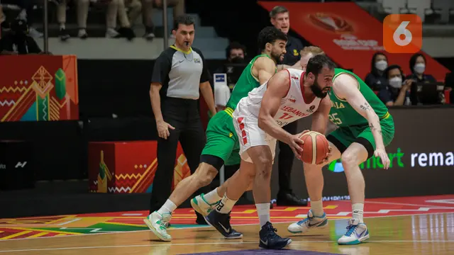 Bounce Pass Adalah Teknik Memberi Umpan dalam Basket, Begini Cara Melakukannya