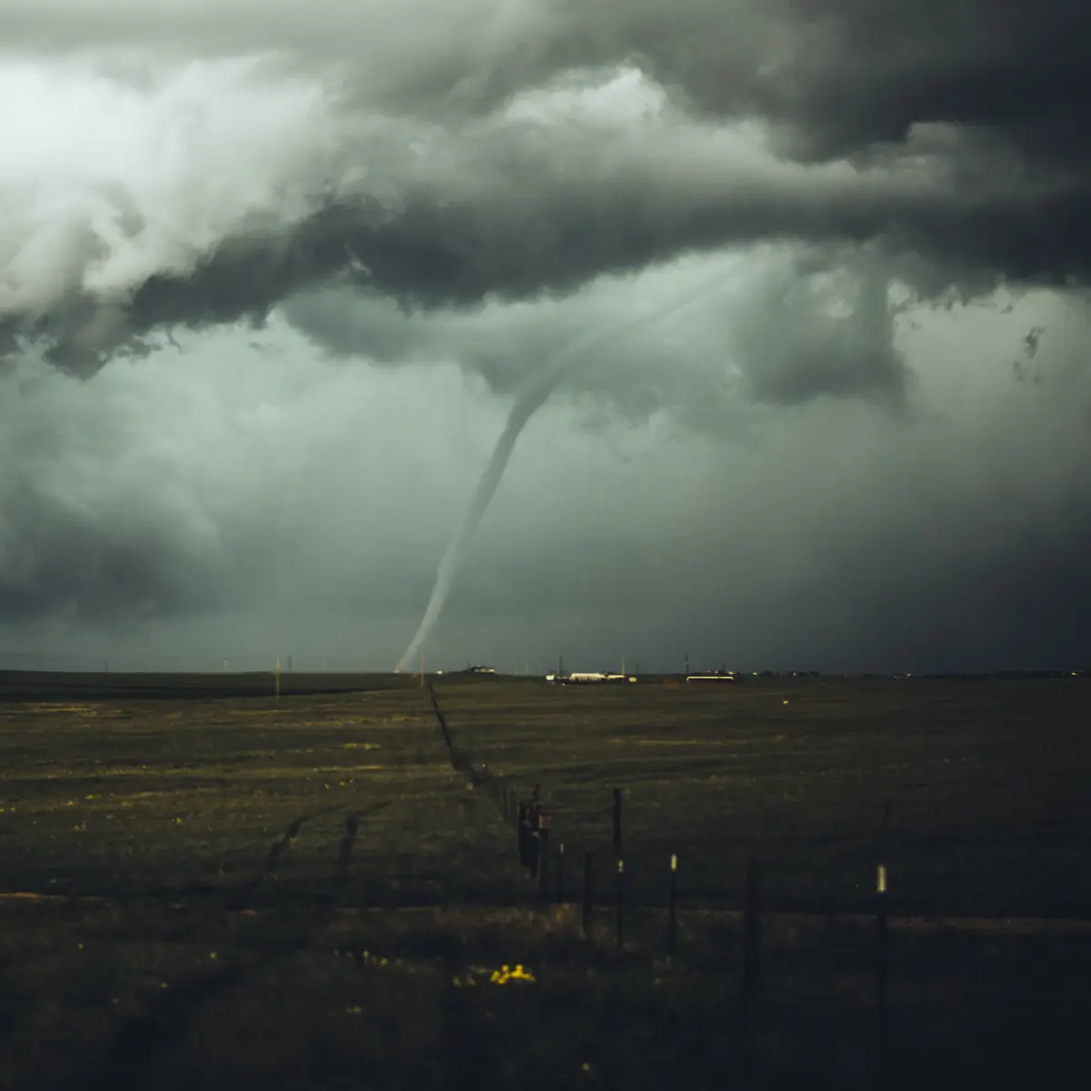 Arti Mimpi tentang Badai yang Dipercaya Banyak Orang - Ragam