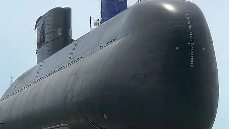 Kapal selam Diesel Electric Submarine U20911400 produksi PT PAL Surabaya, yang diberi nama KRI AIugoro-4OS.