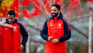 Manajer MU, Ruben Amorim, saat pimpin latihan tim untuk kali pertama pada hari Senin (18/11/2024). (X/Manchester United)