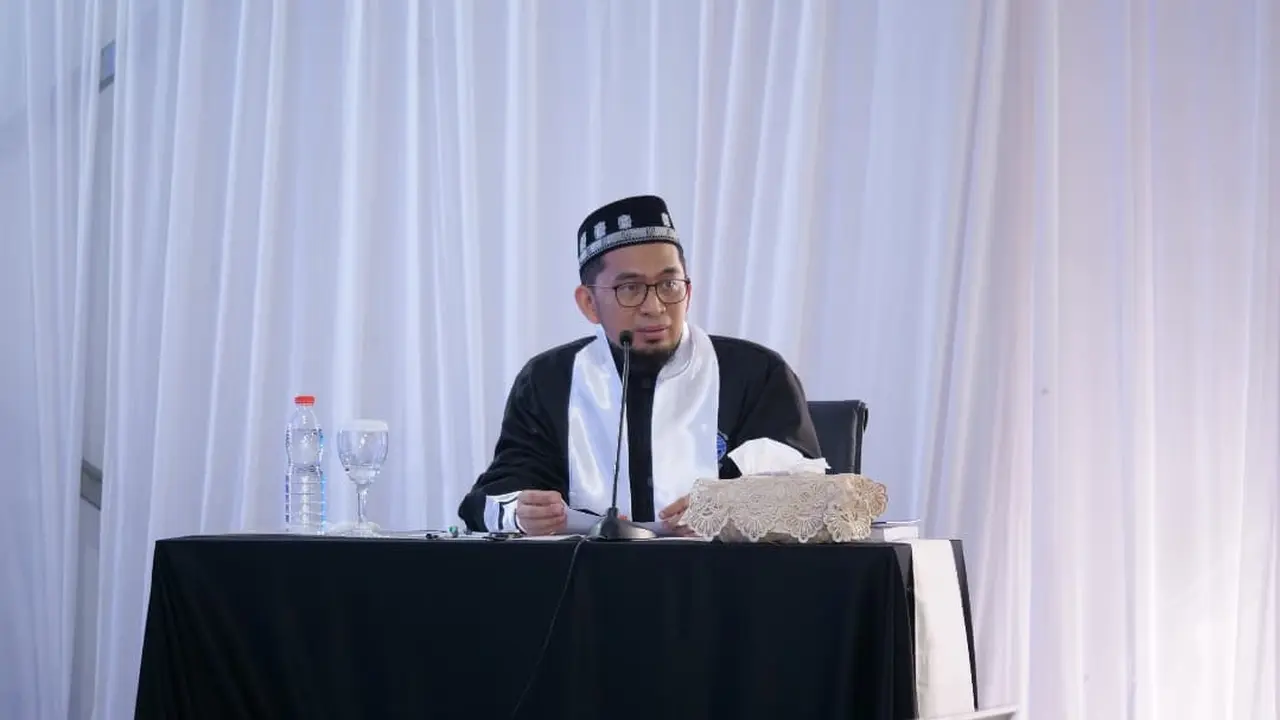 Ustadz Adi Hidayat atau UAH