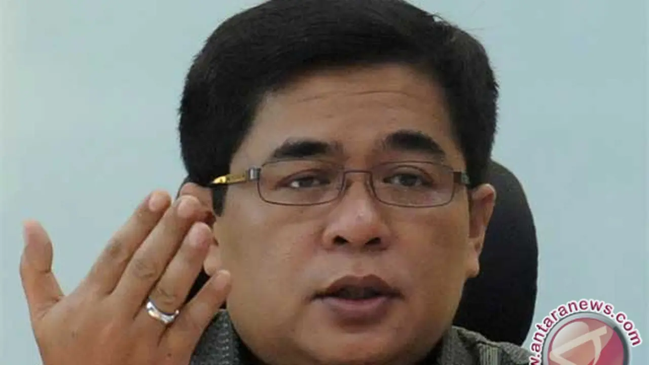 ade komaruddin