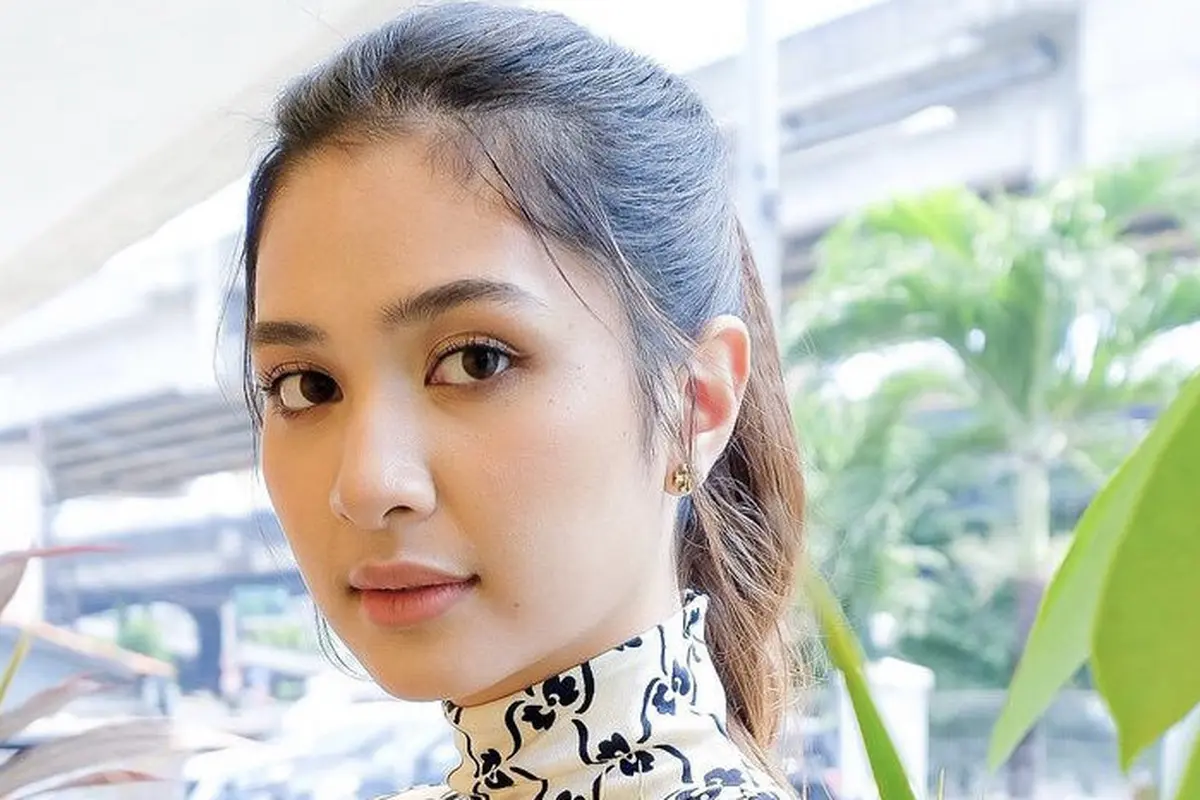 Tampilan Terbaru Mikha Tambayong Tampilkan Tubuh Langsingnya Bak Lisa Blackpink