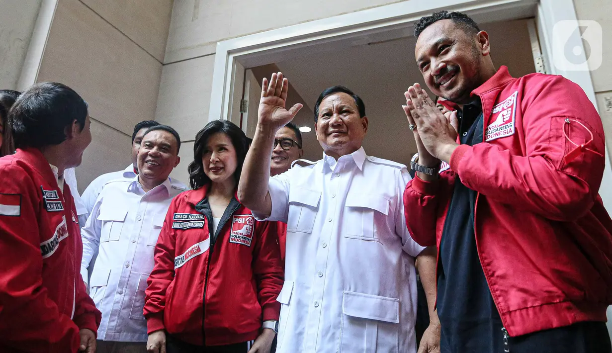 Berdasarkan informasi dari Tim Media Prabowo Subianto, kedatangan bakal calon presiden (capres) dari Koalisi Kebangkitan Indonesia Raya ini adalah untuk bersilaturahmi. (Liputan6.com/Faizal Fanani)