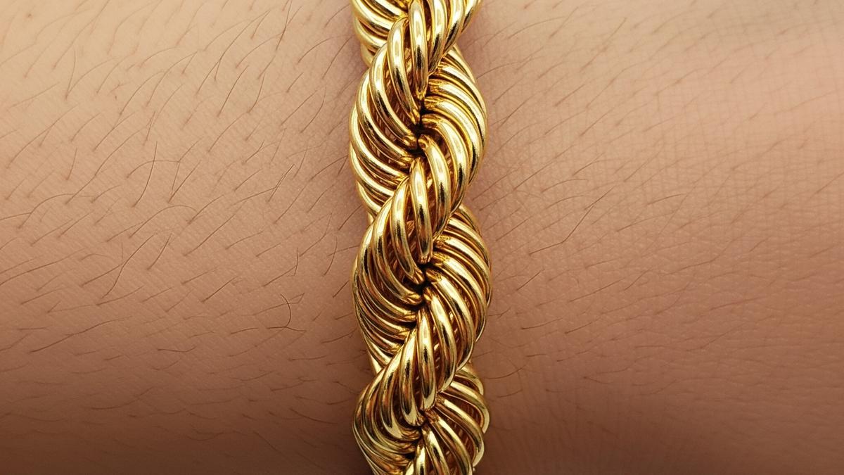 Top 3 Islami: Model Gelang Emas 18 Karat 10 Gram untuk Gen-Z dan Harganya, Desain Rumah yang Wajib Dihindari karena Bisa jadi Sarang Ular