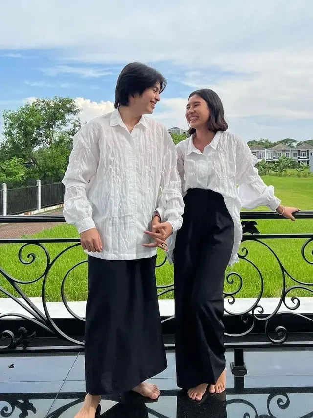 Didoakan Berjodoh, Ini 6 Momen Bucin Angga Yunanda dan Shenina Pakai Baju Senada (IG/angga)