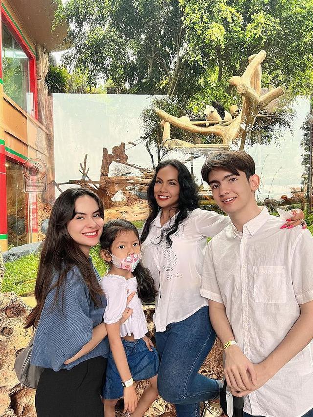 Steffi Zamora dan Baby Shak (Foto: Instagram/@sapna_lamb)