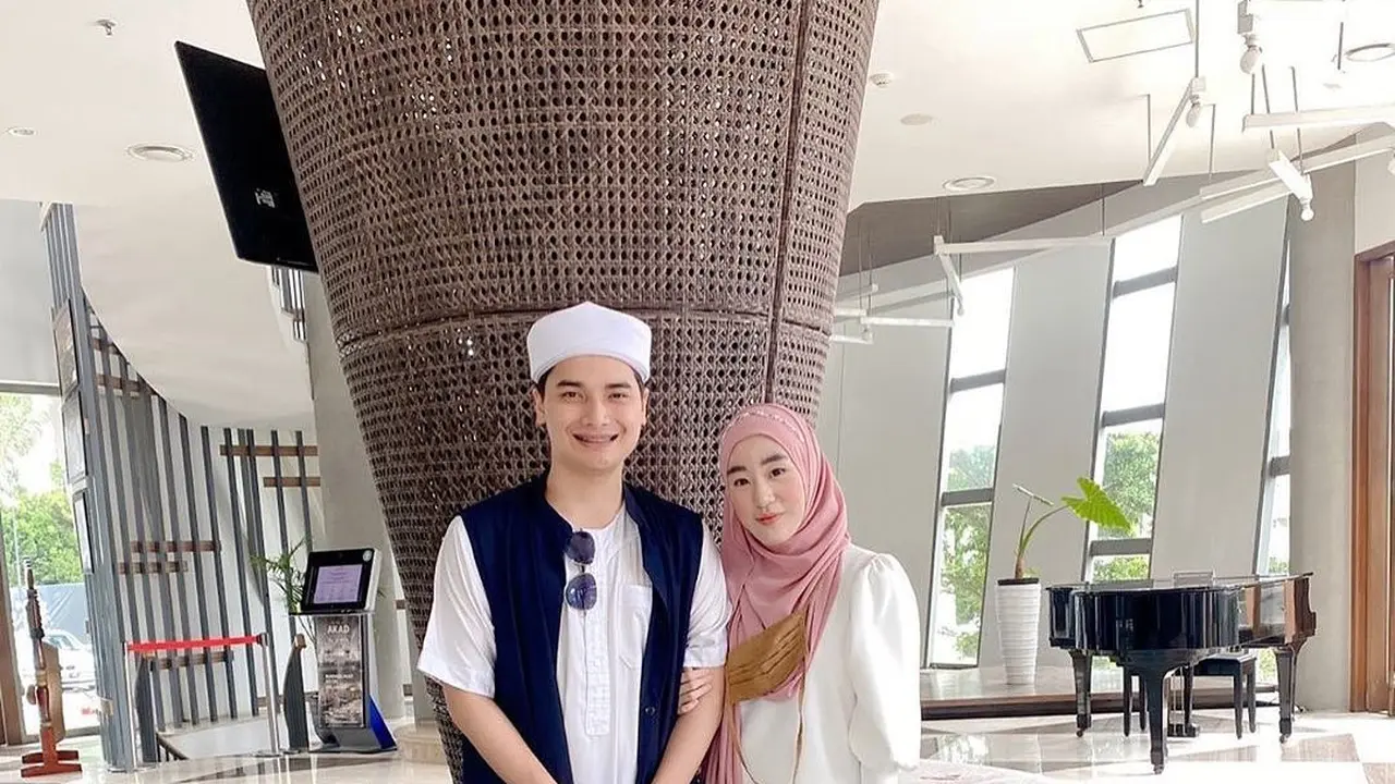 Santer Diisukan Cerai, Ini 6 Potret Kebersamaan Alvin Faiz dan Larissa Chou