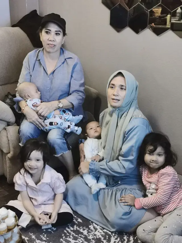 Inara Rusli dan Mercy Lubis