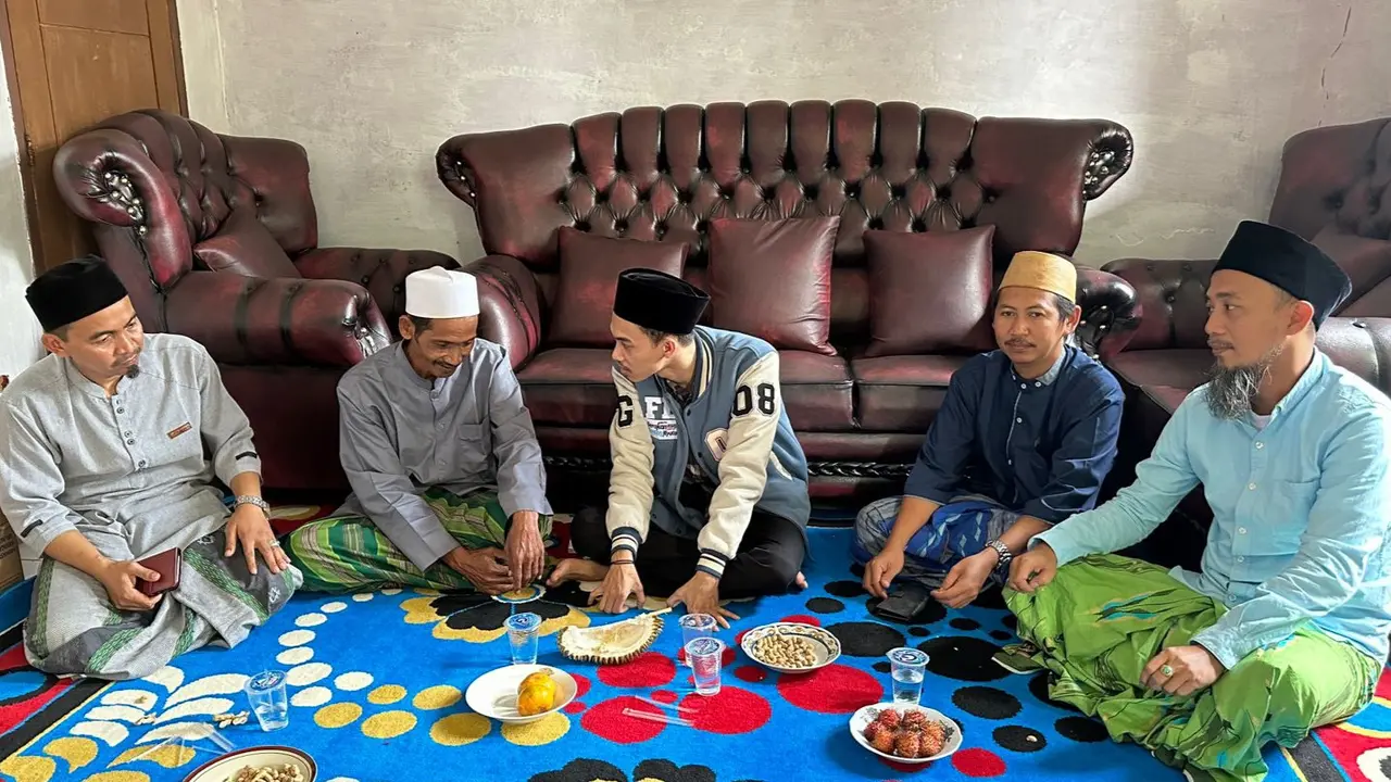 Relawan GBN Prabowo-Gibran, saat bersilaturahmi dengan ulama di Padarincang, Serang, Banten. (Rabu, 24/01/2024).