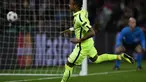 Gole Pembuka Barcelona oleh Neymar. AFP PHOTO / FRANCK FIFE 