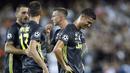 Striker Juventus, Cristiano Ronaldo, menangis usai mendapat kartu merah dari wasit saat melawan Valencia pada laga Liga Champions di Stadion Mestalla, Valencia, Rabu (19/9/2018). Juventus menang 2-0 atas Valencia. (AP/Alberto Saiz)