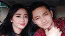 Tidak perlu waktu lama, pasangan ini pun memutuskan menikah pada September 2017. Pernikahan itu sendiri dilangsungkan secara sederhana di kediaman orangtua Dewi. (Foto: instagram.com/anggawijaya88)