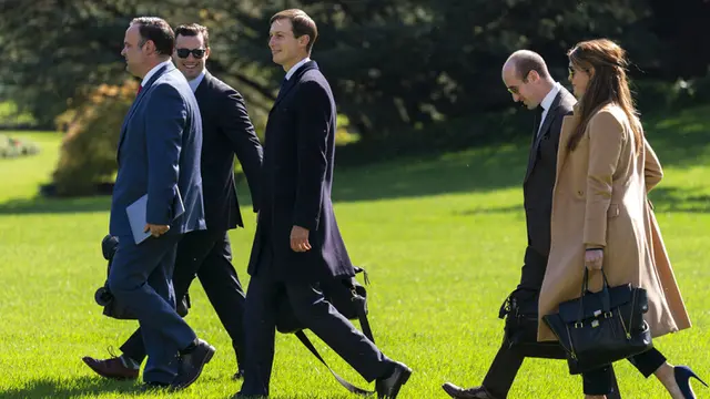 FOTO: Penasihat Donald Trump Positif COVID-19