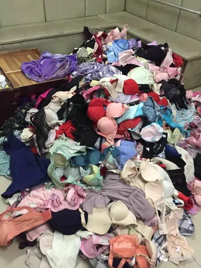 Ribuan pakaian dalam yang dicuri oleh Xing | Photo: Copyright shanghaiist.com