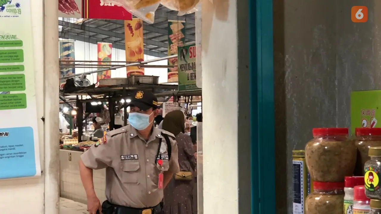 Penerapan PPKM di Bekasi Jawa Barat.