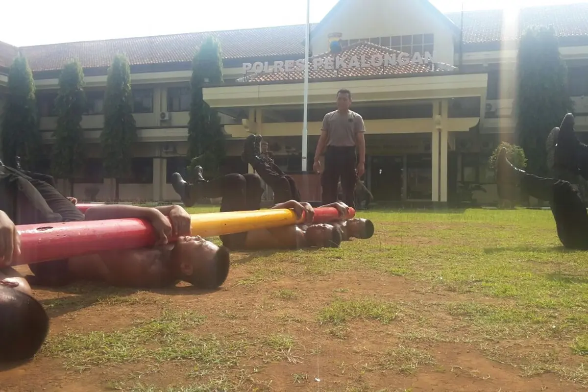 Senam Balok, Gaya Polisi Pekalongan Membuka Pagi