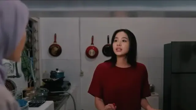 Zee Asadel sebagai Amira dalam film Kupilih Jalur Langit. (Foto: Dok. MD Pictures)