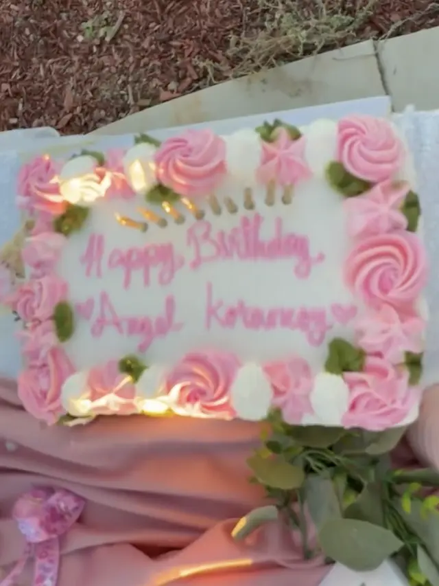 Dekorasi Mewah Ulang Tahun Angel Karamoy di California