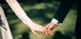 ilustrasi pernikahan dan cincin/Photo by Jeremy Wong Weddings on Unsplash