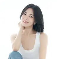 Style casual Song Hye Kyo di foto profil terbaru. (credit: STAND)