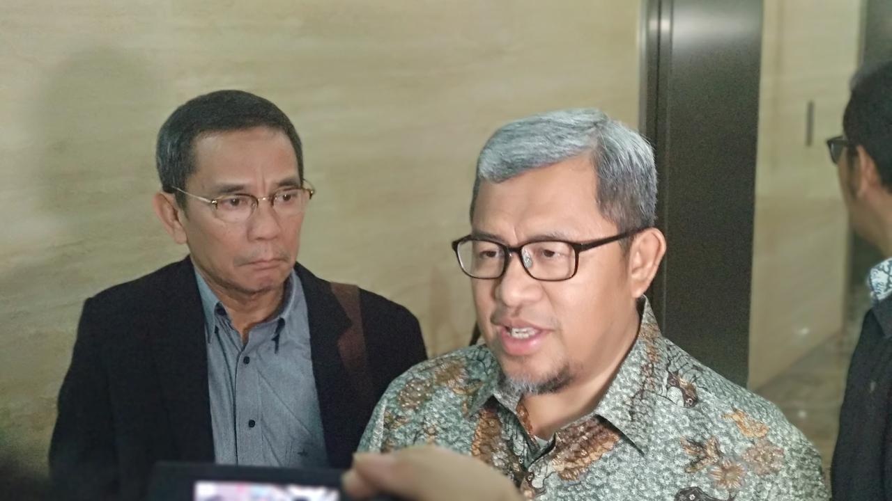 Mantan Gubernur Jawa Barat Ahmad Heryawan (Aher) Usai Diperiksa Sebagai Saksi di Bareskrim Mabes Polri, Jakarta. (Foto: Nafiysul Qodar/Liputan6.com)