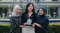 Direktur Utama PSIM Yogyakarta, Liana Tasno (tengah), saat menjadi pembicara di program PSIM Goes to Campus dengan menyambangi Student Center Fakultas Ekonomi dan Bisnis Universitas Indonesia (UI) pada Rabu (15/4/2026). (dok. PSIM Yogyakarta)
