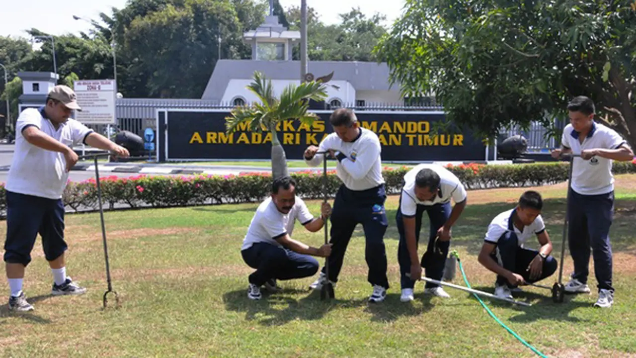 Peduli LIngkungan, TNI Membuat 40 Ribu Biopori