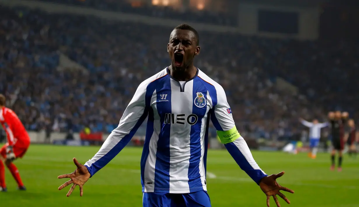 Penyerang Porto, Jackson Martinez merayakan selebrasi usai mencetak gol ke gawang Bayern Munich pada leg 8 besar Liga Champions di Stadion do Dragao, Kamis (16/4/2015). Porto menang 3-1 atas Bayern Munich.(REUTERS/Miguel Vidal)
