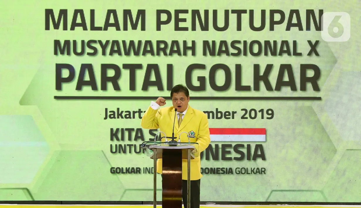 Ketua Umum DPP Golkar terpilih Airlangga Hartarto memberikan sambutan saat penutupan Munas X Partai Golkar di Jakarta, Kamis (5/12/2019). Airlangga Hartarto terpilih kembali sebagai ketua umum Partai Golkar Periode 2019-2024 secara aklamasi. (Liputan6.com/Johan Tallo)