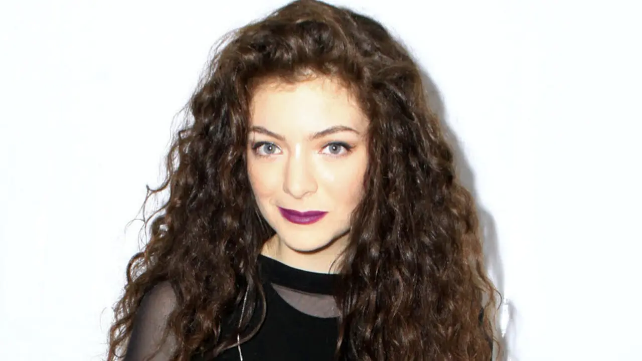 Benarkah Lorde melakukan lip sync saat tampil di televisi?