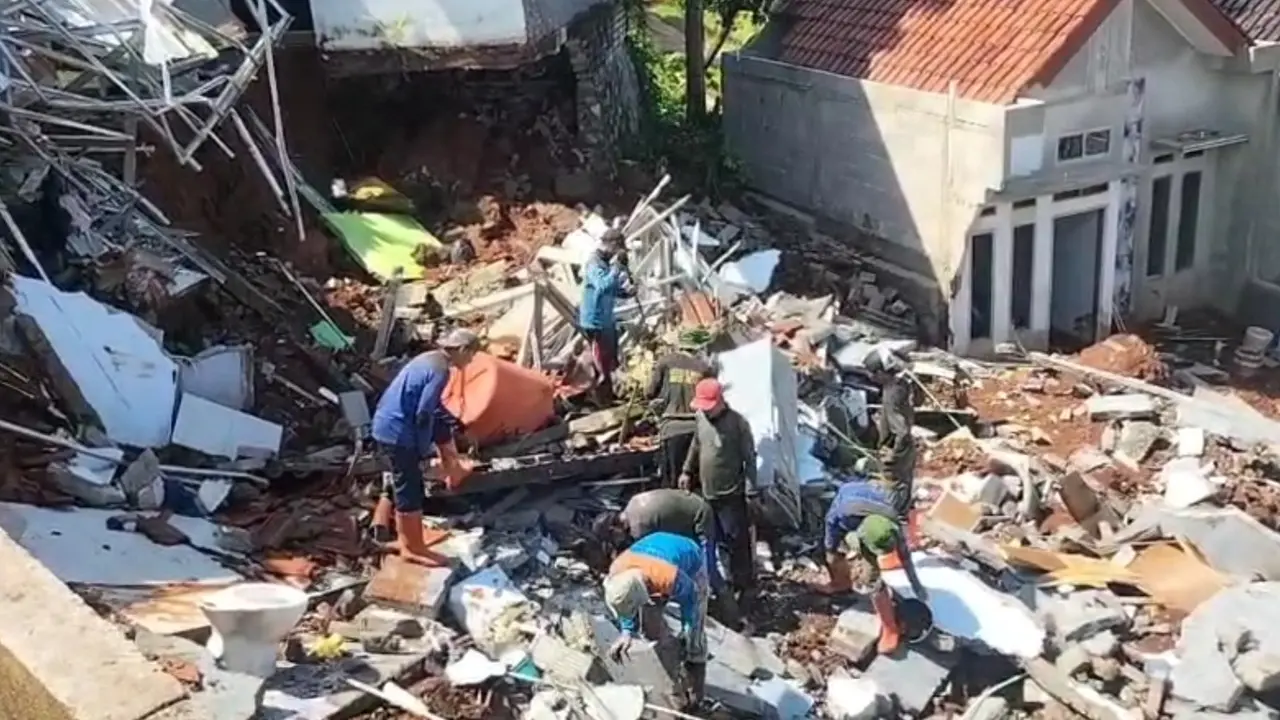 Firasat Pemilik Rumah di Sawangan Depok yang Amblas Terkena Longsor, Sisakan 2 Kamar