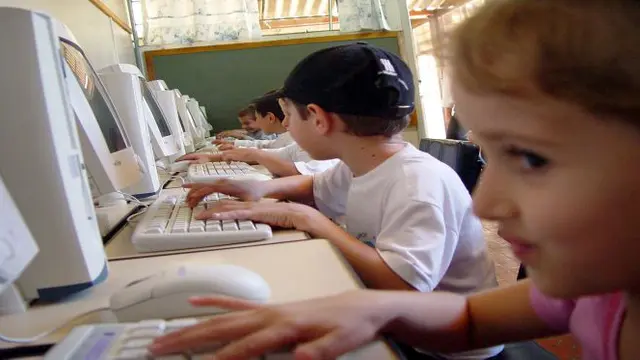 Predator Anak Berkeliaran di Internet