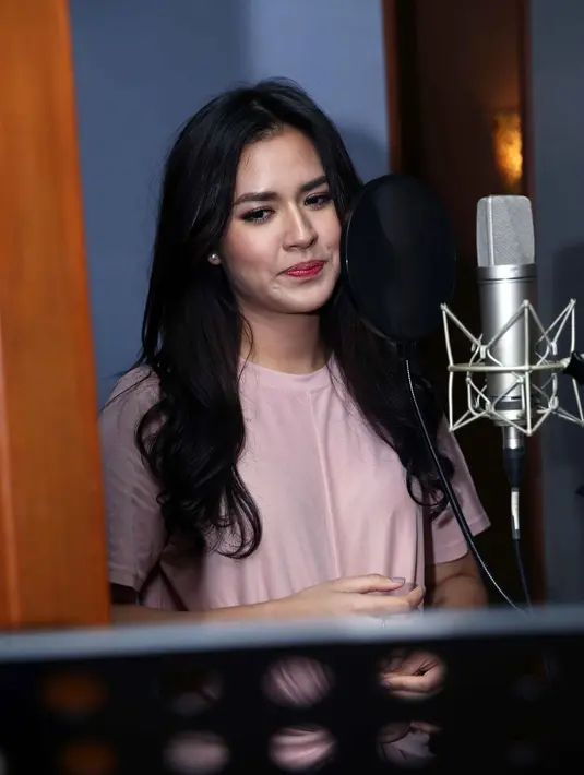 'Nyawa dan Harapan' salah satu yang ia bocorkan menjadi single dalam albumnya nanti. (Nurwahyunan/Bintang.com)