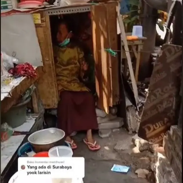 Cerita Miris Nenek Penjual Minuman di Surabaya Tinggal di dalam Lemari