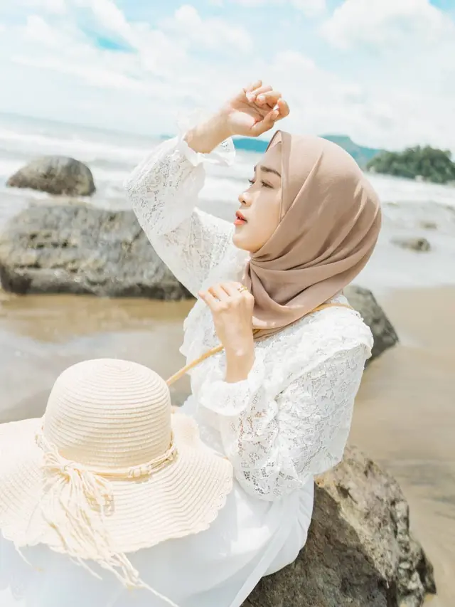 6 Potret Terbaru Ririe Fairus Mantan Istri Ayus Sabyan, Kompak Bareng Anak