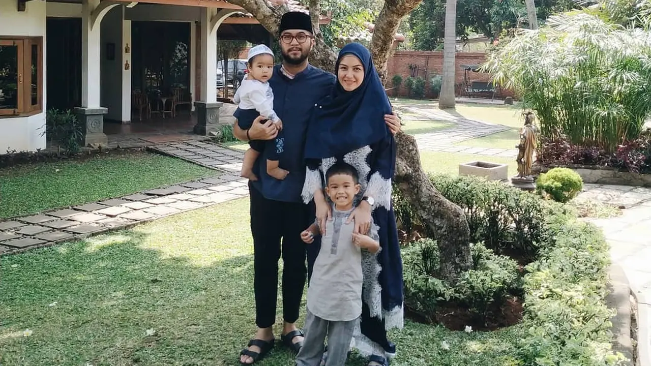 Rumah Mewah Revalina S Temat