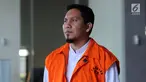 Bupati Bener Meriah nonaktif Ahmadi usai menjalani pemeriksaan lanjutan di gedung KPK, Jakarta, Jumat (31/8). Ahmadi diperiksa sebagai tersangka terkait suap proyek infrastruktur dari Dana Otonomi Khusus Aceh Anggaran 2018. (Merdeka.com/Dwi Narwoko)