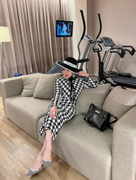 <p>Bella Shofie tak meninggalkan kesan mewah yang selalu ditunjukkannya. (FOTO: instagram.com/bellashofie_rigan/)</p>