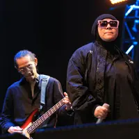 Ngetrend lagi di Tik Tok, Bagaikan Langit terlantun di Java Jazz 2020. (Adrian Putra/Fimela.com)