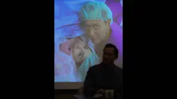 Mereka baru saja dikaruniai anak kedua berjenis kelamin laki-laki. AHY-Annisa memberi nama untuk putra kedua mereka, Arjuna Hanyokrokusumo Yudhoyono. Tampak dalam foto, layar monitor menampilkan momen bahagia ketika Menteri Koordinator Bidang Infrastruktur dan Pembangunan Kewilayahan yang juga Ketua Umum Partai Demokrat, Agus Harimurti Yudhoyono, menjenguk istrinya, Annisa Larasati Pohan, usai melahirkan anak kedua mereka di Rumah Sakit Pondok Indah (RSPI), Jakarta, Senin (30/3/2026). (Kapanlagi.com/Budy Santoso)