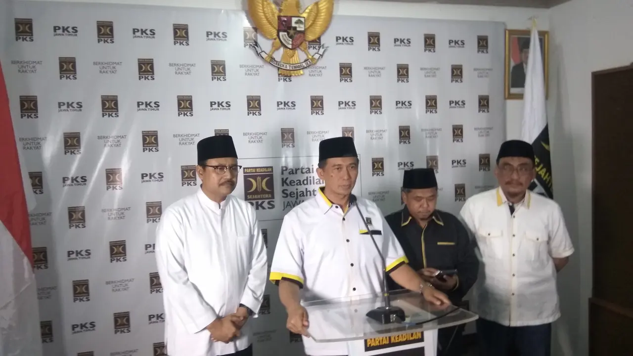 DPW PKS Jawa Timur secara resmi mendukung Saifullah Yusuf atau Gus lpul sebagai bakal calon gubernur Jawa Timur. (Liputan6.com/Dian Kuniawan)