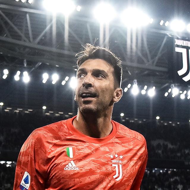 Gianluigi Buffon Siap Tambah Masa Kerja Di Juventus Bola